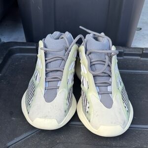 Adidas Yeezy 700 V3 Fade Salt Gray and Cream Sneakers